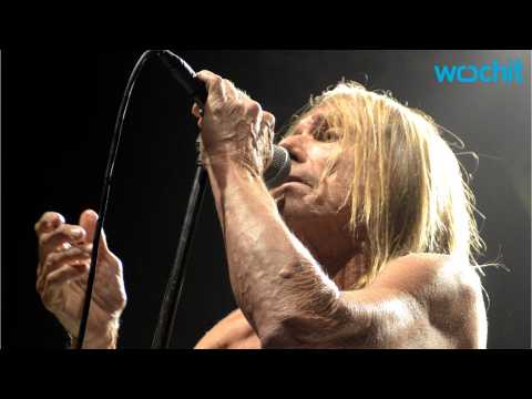 VIDEO : Iggy Pop Thanks David Bowie for Saving His Career