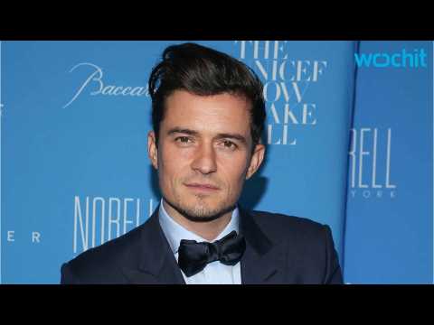 VIDEO : Katy Perry and Orlando Bloom Flirted at Stella McCartney?s Fashion Show