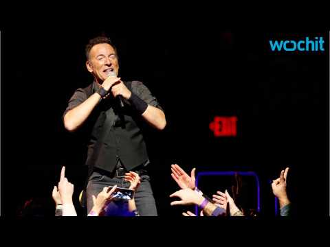VIDEO : Bruce Springsteen Memoir Will Hit Shelves This September