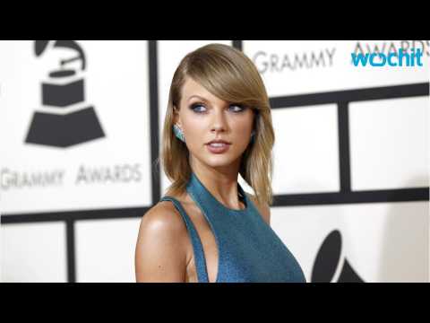 VIDEO : Taylor Swift Will Open the 58th Annual Grammy Awards