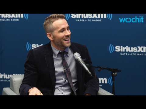VIDEO : Ryan Reynolds Asks Hugh Jackman the Juicy Questions