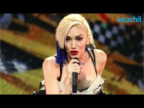 VIDEO : Gwen Stefani Talks Performing Music Video Live