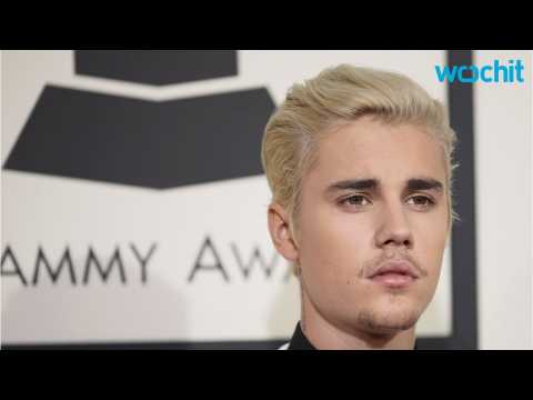 VIDEO : Justin Bieber Awkwardly Explains His Selena Tat