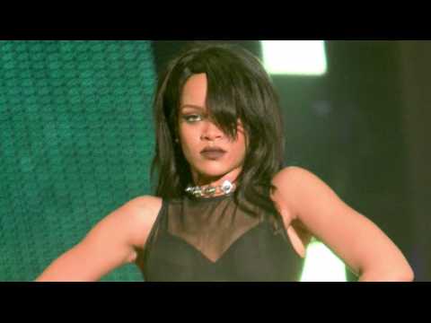 VIDEO : Rihanna Had a Meltdown During Grammy Rehearsals