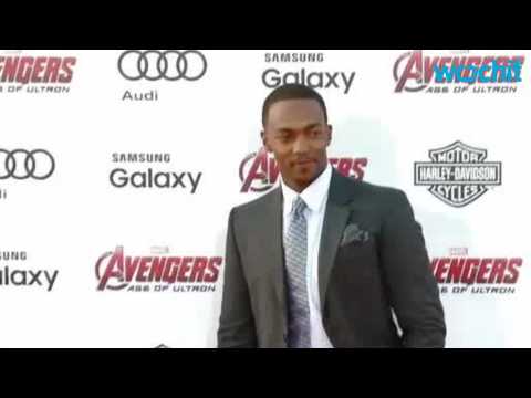 VIDEO : Anthony Mackie Talks DC & Marvel Rivalry and Favorite Batman