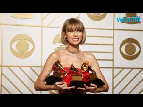 VIDEO : Taylor Swift Gives Kesha $250,000 After Legal Battle