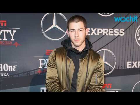 VIDEO : Nick Jonas Makes It Clear That He?s ?Not in a Relationship?