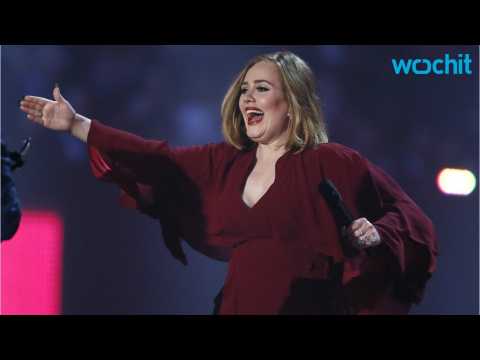 VIDEO : Adele Was Super Excited to See Lana Del Rey at BRIT Awards
