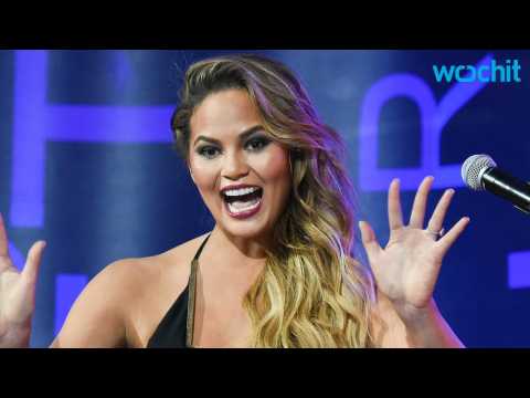 VIDEO : Chrissy Teigen Sets the Record Straight on How She Chose Her Daughter