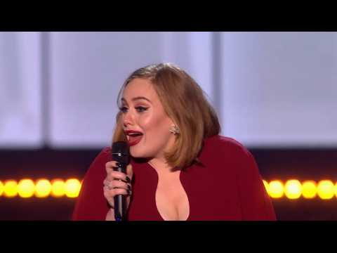 VIDEO : Adele jure et pleure aux Brit Awards 2016