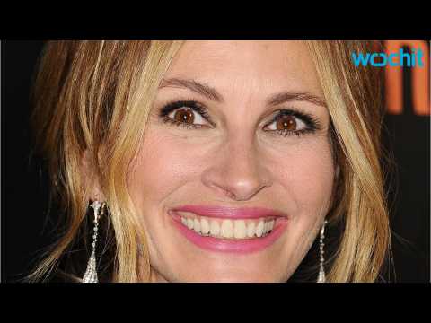 VIDEO : Julia Roberts' Smile Lights Up Paris In New Fragrance Ad