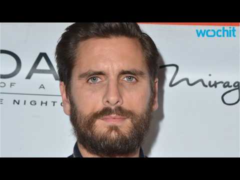 VIDEO : Scott Disick is Hanging Out Again With the Kardashians Kardashians