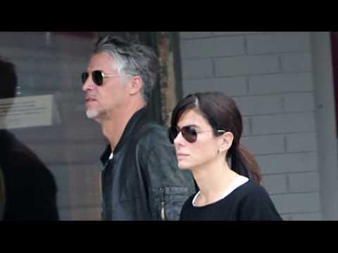 VIDEO : Sandra Bullock and Bryan Randall Vacation in Texas Together