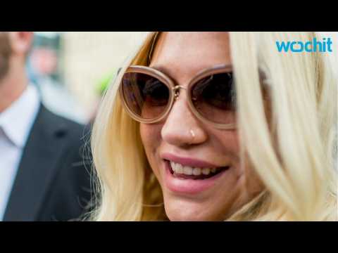 VIDEO : Kesha Posts On Facebook About Her Abuser
