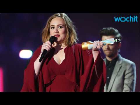 VIDEO : Adele Supports Kesha With Brit Awards Acceptance Speech