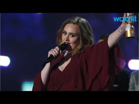 VIDEO : Adele Voices Her Support for Kesha