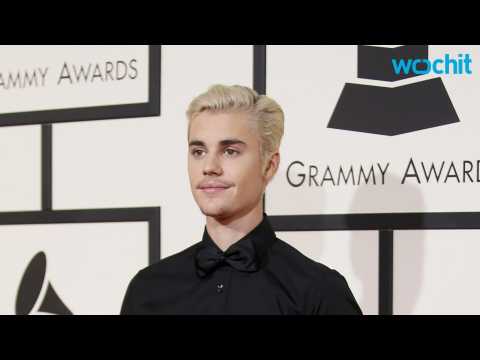 VIDEO : Justin Bieber Poses Nude on Magazine Cover