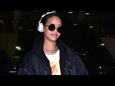 VIDEO : Find Out the Real Reason Rihanna Cancelled Her Grammys Performance