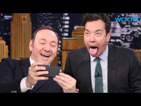 VIDEO : Kevin Spacey Joins Jimmy Fallon to Perform Kid Theater On 'The Tonight Show'