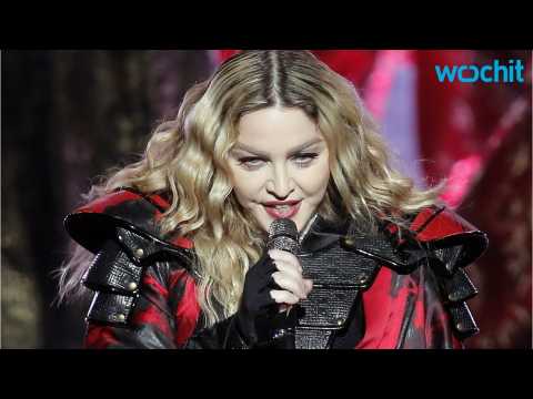 VIDEO : Madonna Visits Shelters for Orphans and Street Children in Manila