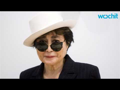 VIDEO : Yoko Ono Talks Meeting John Lennon