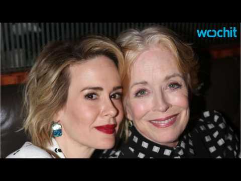 VIDEO : Sarah Paulson Confesses Love for Holland Taylor