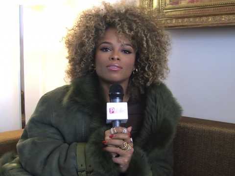 VIDEO : Exclu Vido : Fleur East : La pop star anglaise arrive en interview sur Public.fr