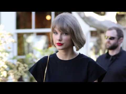 VIDEO : Des posts embarrassants du Mypsace de Taylor Swift ont fait surface