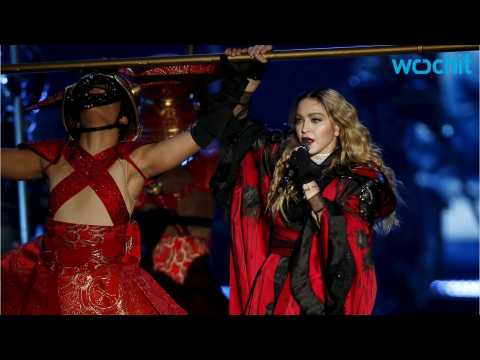 VIDEO : Madonna Disrespects Philippines Flag At Manilla Concert