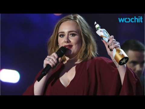 VIDEO : Adele Tops The Charts At BRIT Awards