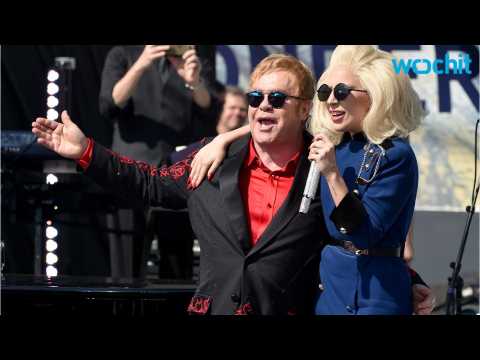 VIDEO : Elton John And Lady Gaga Give Surprise Concert in LA