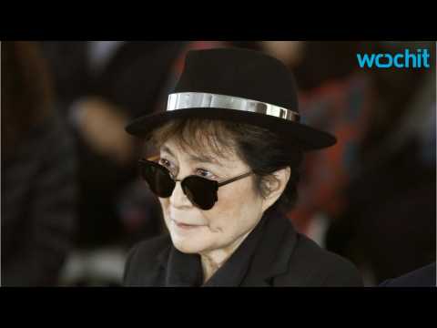 VIDEO : Yoko Ono Is Released From Hospital After Flu Scare