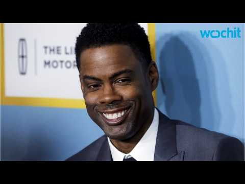 VIDEO : Chris Rock Tweets As We Prepare For His Oscars Monologue