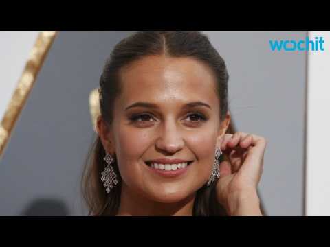VIDEO : After Winning the Best Supporting Actress Alicia Vikander Only Wanted to Eat and Dance