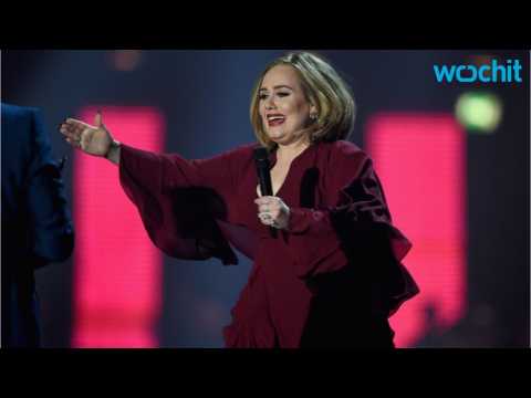 VIDEO : Adele Has Tearful Win at Brit Awards