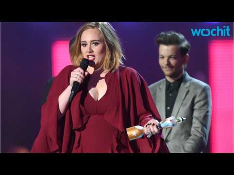 VIDEO : 2016 Brit Awards: Adele Publicly Supports Kesha During Acceptance Speech, Rihanna Shows Up t