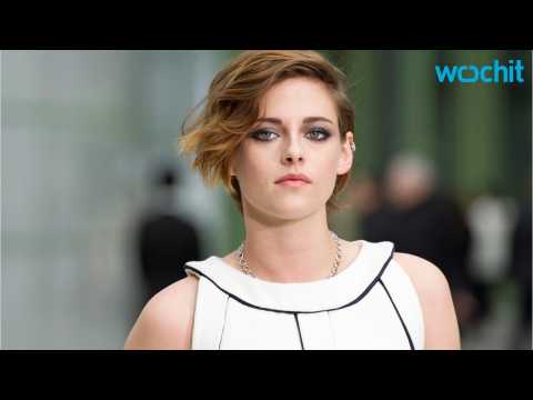 VIDEO : Kristen Stewart Stuns in Latest Chanel Makeup Campaign