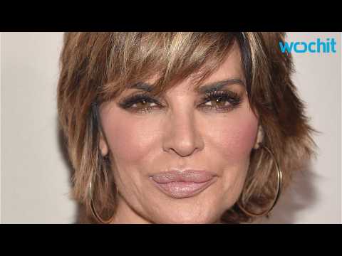 VIDEO : Beverly Housewife Lisa Rinna Is Dishing Crazy Dirt On Costars