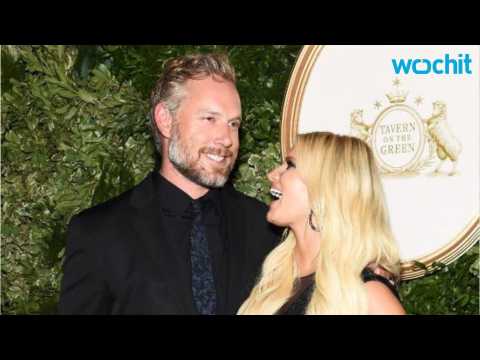 VIDEO : Jessica Simpson and Eric Johnson Touch Tongues On Instagram