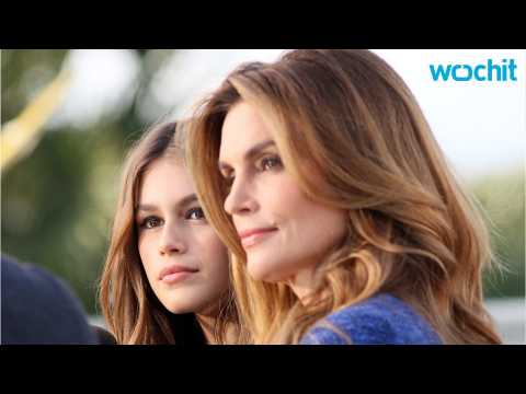 VIDEO : Cindy Crawford and Her Daughter Grace the Cover of French Vogue