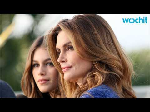 VIDEO : Cindy Crawford and Her Daughter Grace the April 2016 Cover of French Vogue