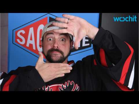 VIDEO : Kevin Smith Tries to Sell the Hashtaggers His Diet Supplement