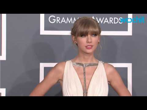 VIDEO : Taylor Swift Opinion Kanye West's Lyrics