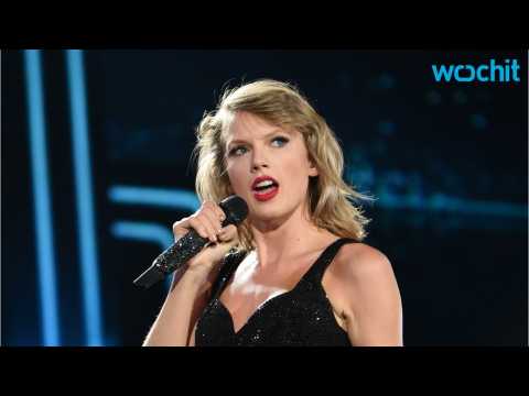VIDEO : Taylor Swift To Open Grammy Awards