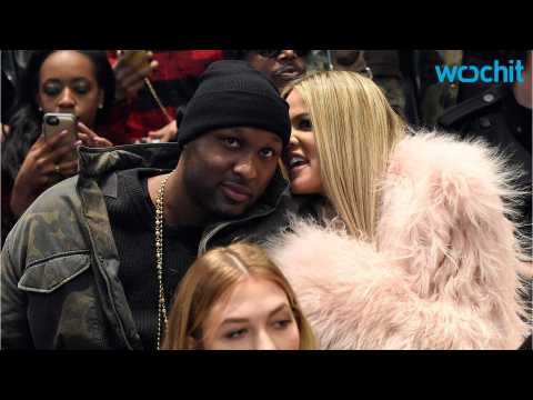 VIDEO : Khloe Kardashian & Lamar Odom Leave New York