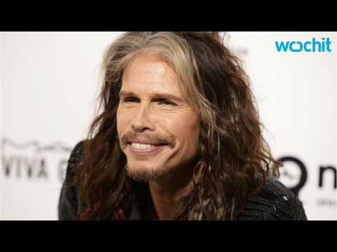 VIDEO : Steven Tyler Goes Out With Rumored Girlfriend