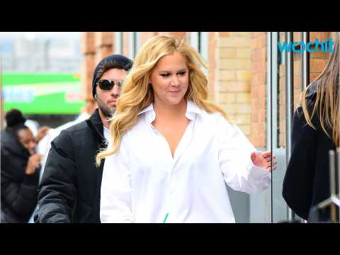 VIDEO : Amy Schumer Sorta KindaApologizes for Her Taylor Swift Diss