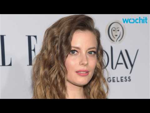 VIDEO : Gillian Jacobs Admits She Warned Her Mother About Her New Series 'Love'