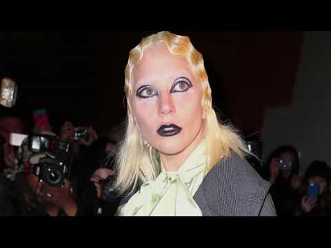 VIDEO : Lady Gaga Goes Blonde, Walks Marc Jacobs Runway