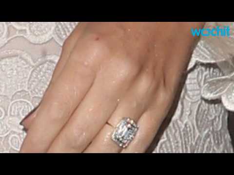 VIDEO : Kylie Minogue Gets Engaged